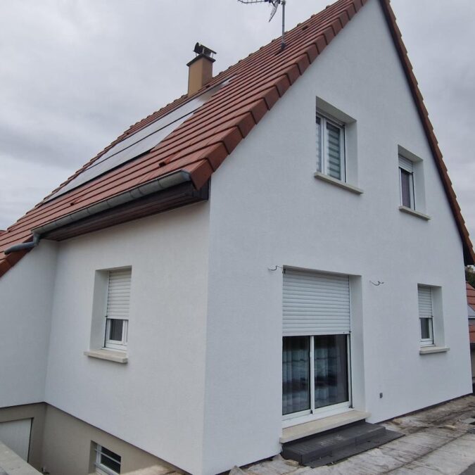 FORBATI ISOLATION CREPIS FACADE WITTERSHEIM ALSACE RAVALEMENT DE FACADES TRAITEMENT DES TUILES LAVAGE TOITURE 675X675 | Forbati Chantier Ravalement de façades à Wittersheim Bischheim